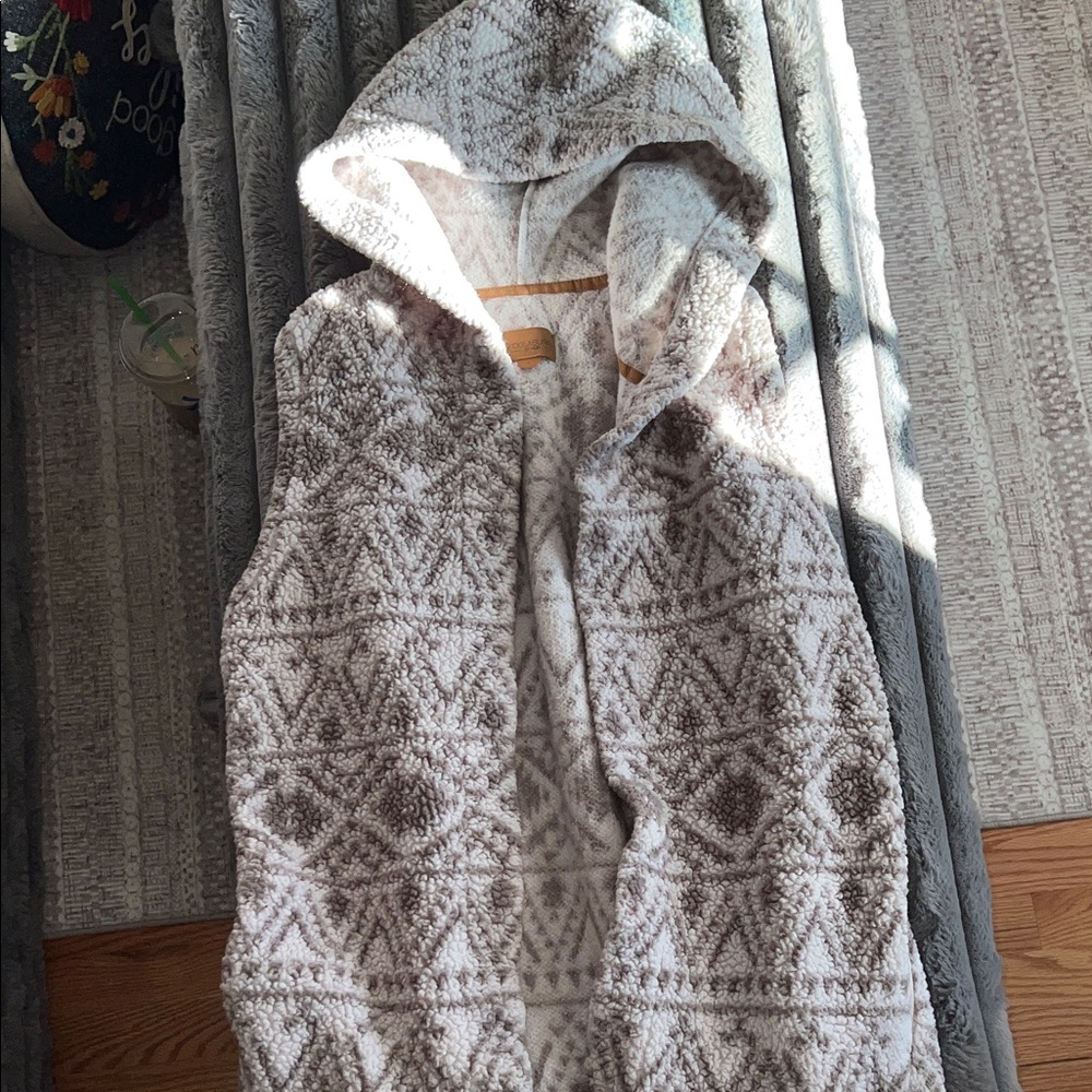 UGG Koolaburra Hooded Vest in Gray and Cream Pattern - Picture 2 of 5